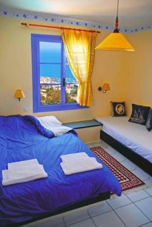 Entire private Suite Sea Full View with balcony, shared pool and Air conditionin Apartment in Piskopiano