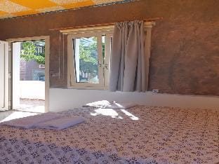 Studio Quiet And Peaceful And Very Relaxing with kitchen, shared pool and Ac Apartment in Piskopiano
