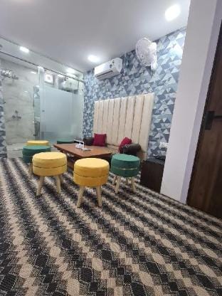 The Kings Hotel Apartment in Delhi