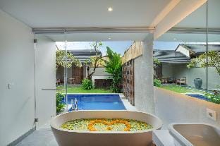 Luxury 1 BR Private Pool Villa #FN1  Villa in North Kuta