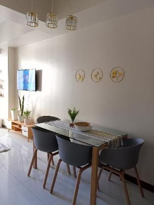 Beautiful High End Condo in City Center, Manila Apartment in Makati