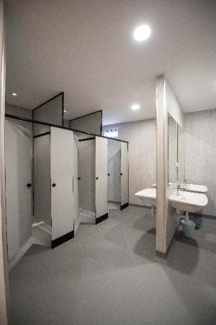 DeLuma-LebuhAcheh Bedroom-QueenBed (2pax) 307 Vacation rental in George Town