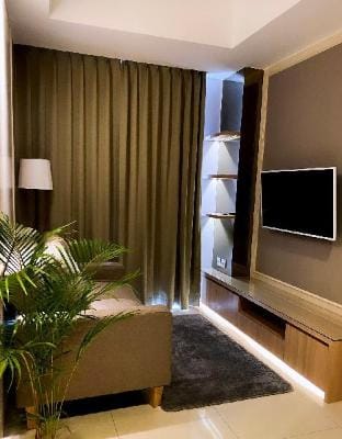 Cozy 1 Bedroom Apartment (7G), free Wifi, Netflix Apartment in Jakarta
