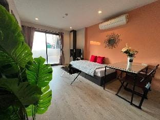 Downtown Lux Fun 2Bedroom Rooftop Pool #TBB6032 Apartment in Pattaya City