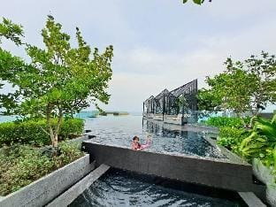 Downtown Chic Condo Rooftop Pool #ES32918 Apartment in Pattaya City