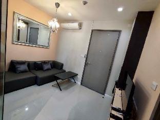Rare #04 Downtown Chic Condo with Roof Top Pool Apartment in Pattaya City