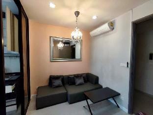 Rare #04 Downtown Chic Condo with Roof Top Pool Apartment in Pattaya City