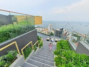 Downtown Chic Condo Rooftop Pool #ES20712 Apartment in Pattaya City