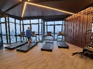 Downtown Chic Condo Rooftop Pool #ES20712 Apartment in Pattaya City