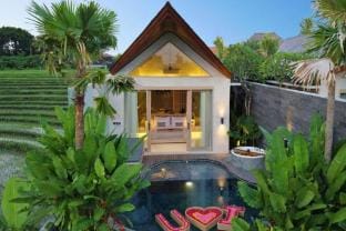 Luxury 1 BR Villa Private Pool and Hot Tub #DN6 Villa in North Kuta