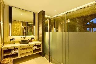 Cozy 1 BR Royal Private Pool and Hot Tub #DN8 Villa in North Kuta
