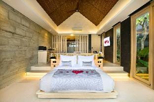 Cozy 1 BR Royal Private Pool and Hot Tub #DN8 Villa in North Kuta