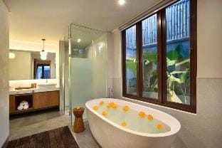 Luxury Grand Villa 1BR Private Pool #FN7 Villa in North Kuta