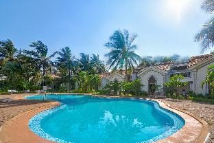 Bohemian Sunrise:NewLuxury2 BHK near Club Cubana Vacation rental in Goa, India