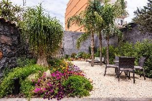 Leone Apartment with Garden by Wonderful Italy Apartment in Catania