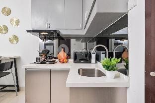 Azura by Kozystay - Alam Sutera Apartment in West Java