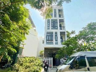 VIT HOUSE 6 BedRooms - Elevator - Walk To Beach Vacation rental in Da Nang