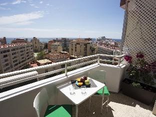 MONKÓ LOVELY, QUIET CENTER SEA VIEWS Apartment in Torremolinos