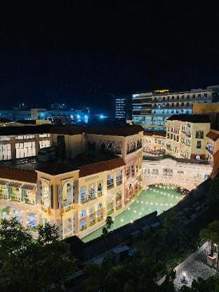 88 Venice Luxury Suites Apartment in Makati