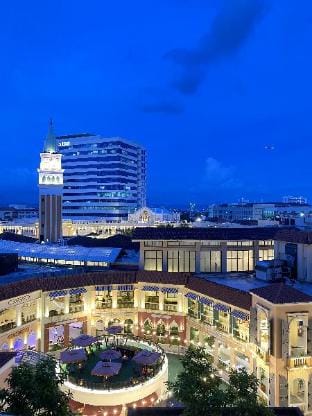 88 Venice Luxury Suites Apartment in Makati
