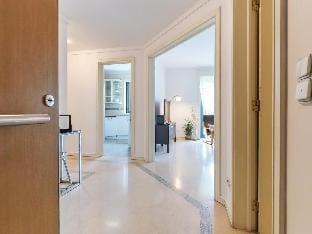 Vita Portucale | Modern Apartment with Garage Apartment in Lisbon