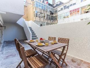 Vita Portucale | Olaias Design with Terrace Apartment in Lisbon
