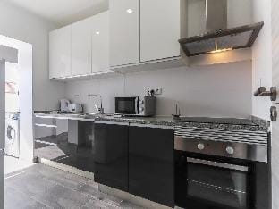 Vita Portucale | Almada Balcony Apartment in Lisbon District