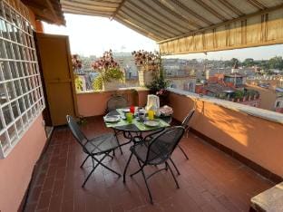 Spanish Steps Rome View Apartment in Rome