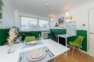 Urban Retreat Modern 1 Bed Flat/ Fitzroy St Apartment in London Borough of Islington