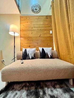 Loft Type Condo w/ Balcony & Free parking Vacation rental in Baguio