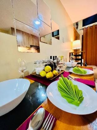 Loft Type Condo w/ Balcony & Free parking Vacation rental in Baguio