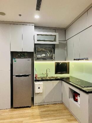 Căn hộ 2PN sân vườn, tầng cao Solforest, Ecopark Apartment in Laos