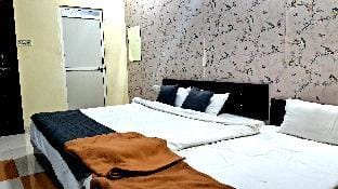 Hotel nanak ujjain nanakheda vrindavan dham  Villa in India