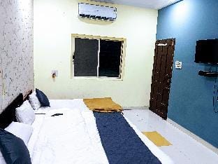 Hotel nanak ujjain nanakheda vrindavan dham  Villa in India