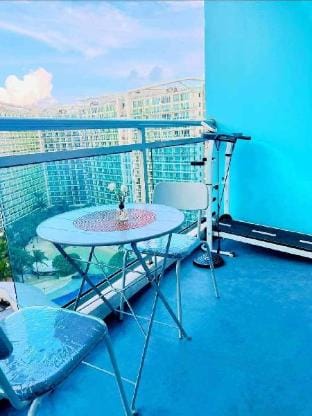 Cityscape by Juju at Azure Residences Apartment in Paranaque