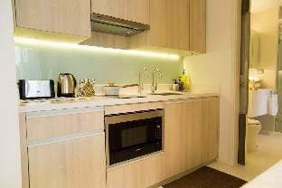 Pool&BTS Nana&MRT Sukhumvit&Max2ppl#9F61 Apartment in Bangkok