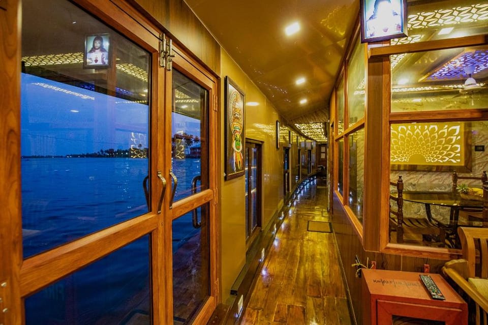 COCO Houseboats Hotel in Alappuzha
