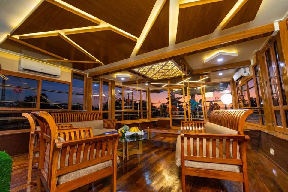 COCO Houseboats Hotel in Alappuzha