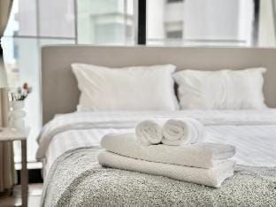 Pool&BTS Nana&MRT Sukhumvit&Max2ppl#17F135 Apartment in Bangkok