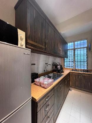 EE's Sunset House | Homestay 3 min walk to beach  Apartment in Batu Ferringhi, Penang, Malaysia