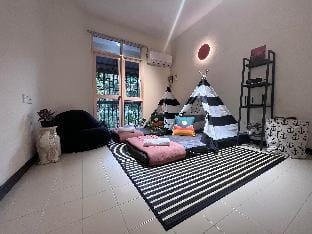 EE's Sunset House | Homestay 3 min walk to beach  Apartment in Batu Ferringhi, Penang, Malaysia