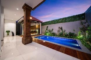 Villa Melita-7 mins walk to beach La Brisa Villa in North Kuta