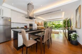 Naithon beachfront apartment-pool, gym, restaurant Apartment in Phuket