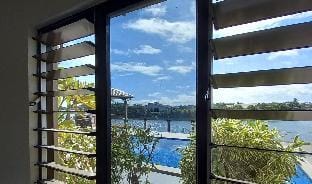 Waterfront Sunset Apartment Nadi - Water/Ground Apartment in Nadi