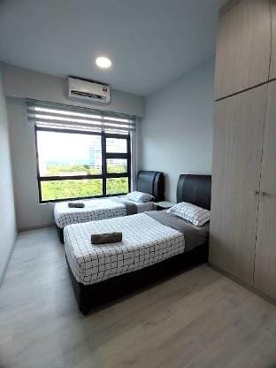 Mt Kinabalu & Seaview 2BR Suite @ Jesselton Quay Apartment in Kota Kinabalu