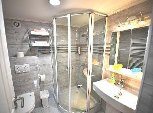 White Rose Apartment C Apartment in Budapest
