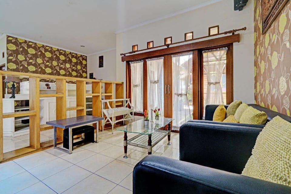 SPOT ON 92975 Aria Hostel Capsul Cihampelas Hotel in Bandung