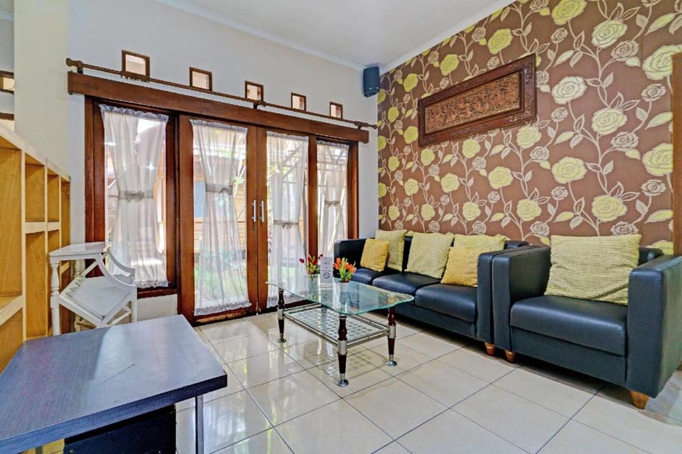 SPOT ON 92975 Aria Hostel Capsul Cihampelas Hotel in Bandung