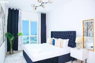 bnbmehomes | Luxury Living | Nr/ JBR beach-1409 Apartment in Dubai