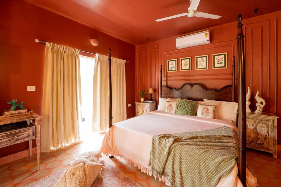 ELIVAAS 5 BHK with Pvt Pool, Entertainment Room & Glass House - Bludoor Vacation rental in Goa, India